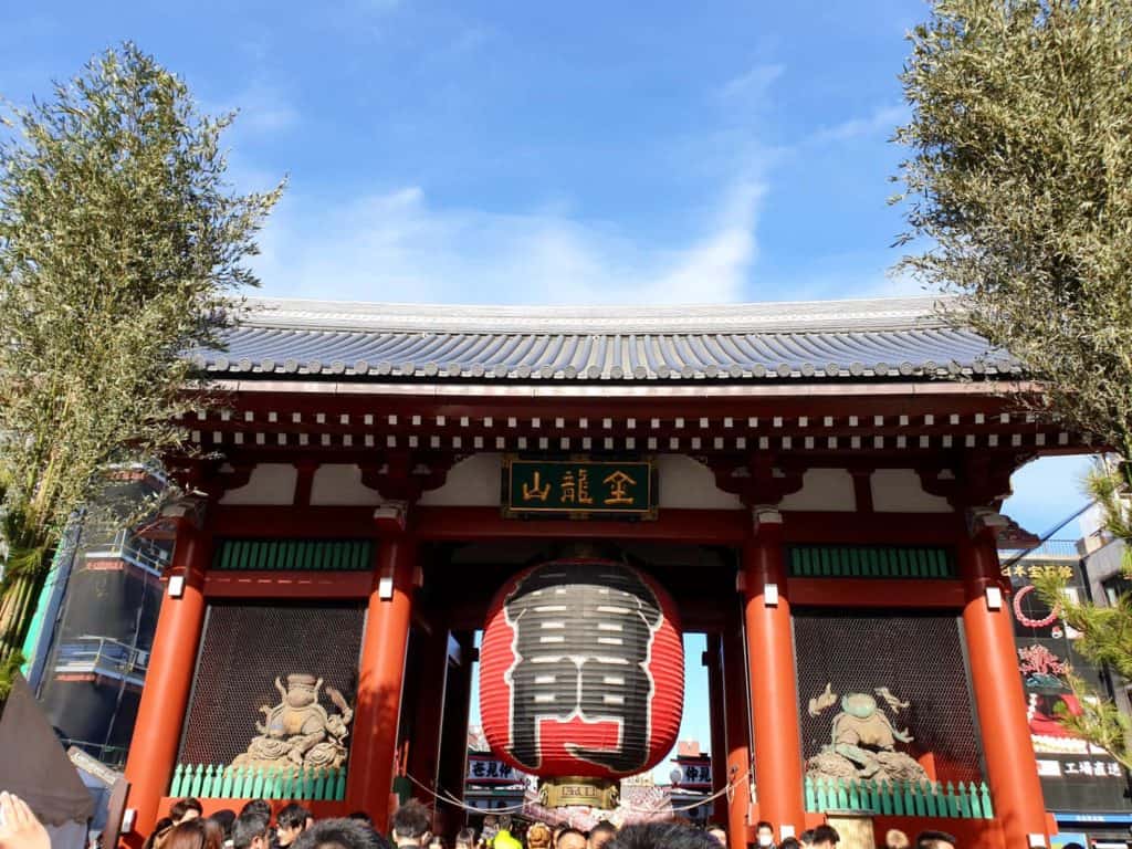 day trip from osaka - the big lantern of one of the entrances at Sensoji Temple in Tokyo