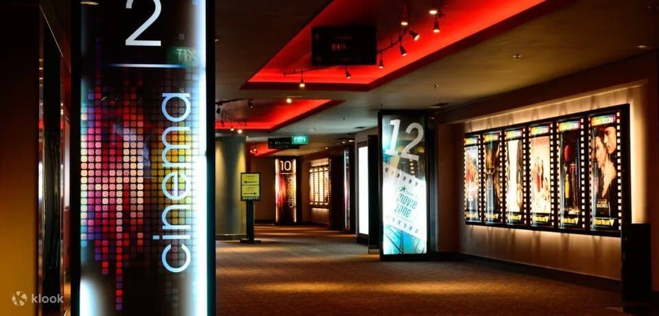 things to do at night in singapore cinema
