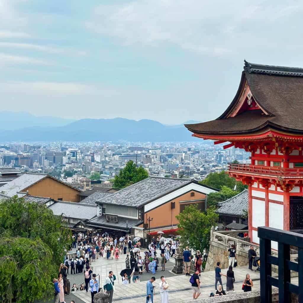 attractions in kyoto - entrance of Kiyomizudera Temple 