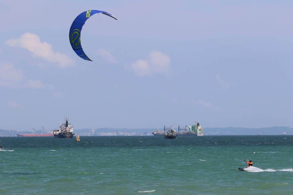 singapore extreme sports - kiteboarding