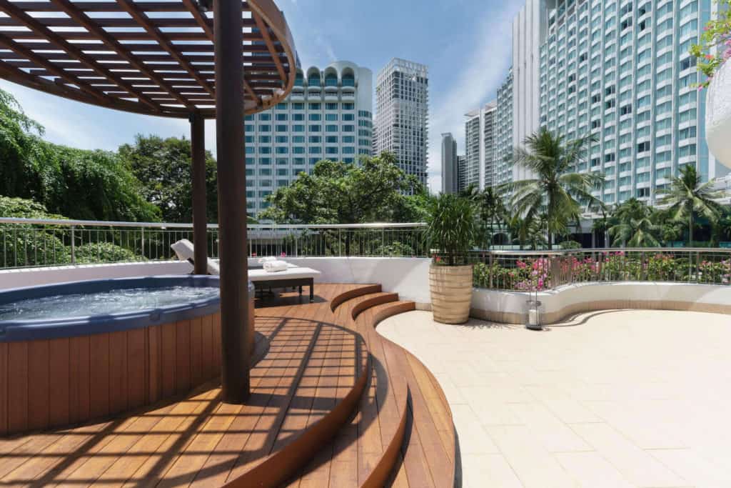hotel with private pool in singapore - shangri la singapore