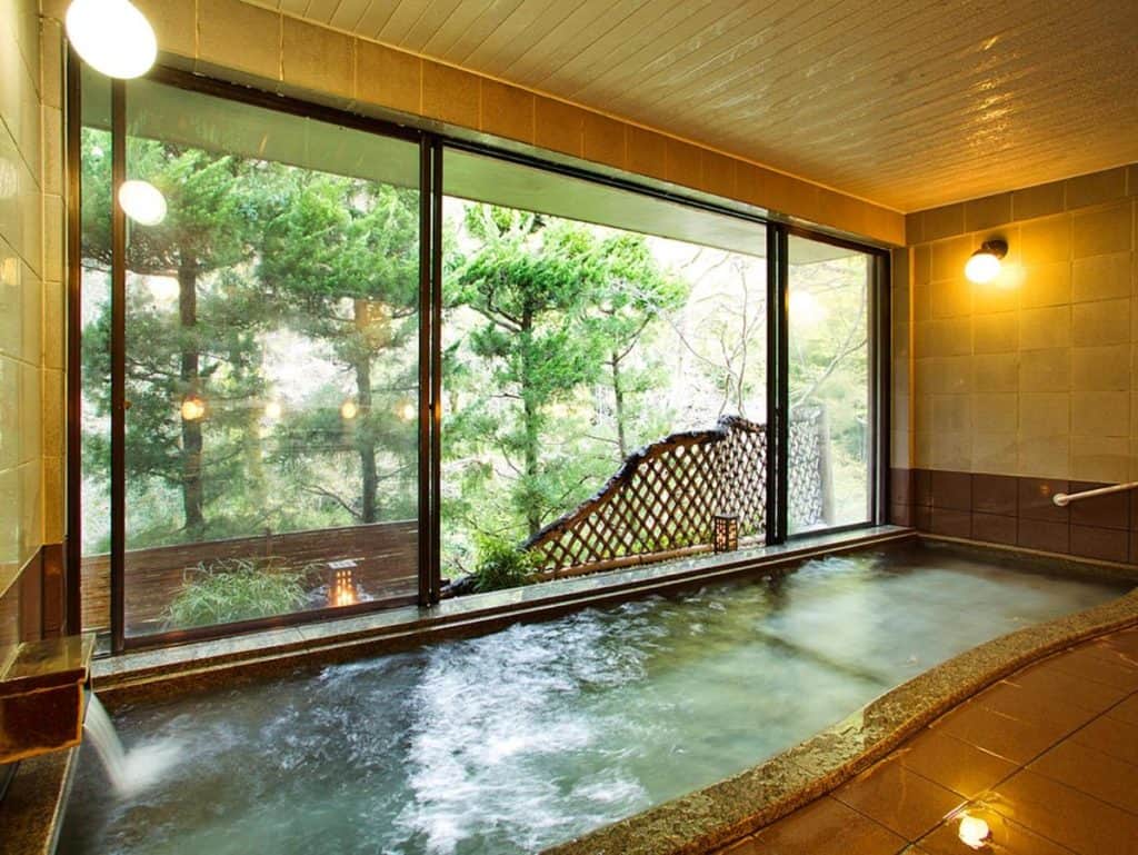 RYOKAN WITH PRIVATE ONSEN IN OSAKA - the hot spring bath at NANTEN-EN