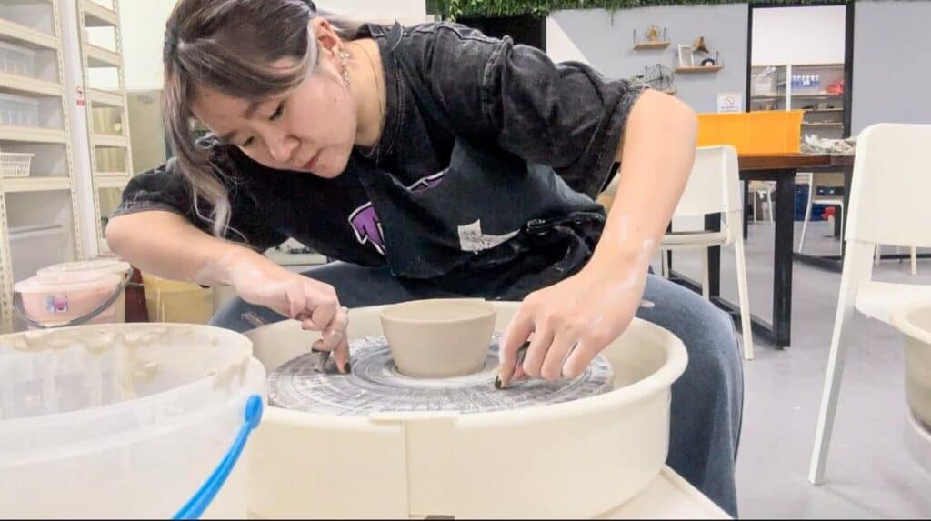 what can i do alone in singapore - making pottery