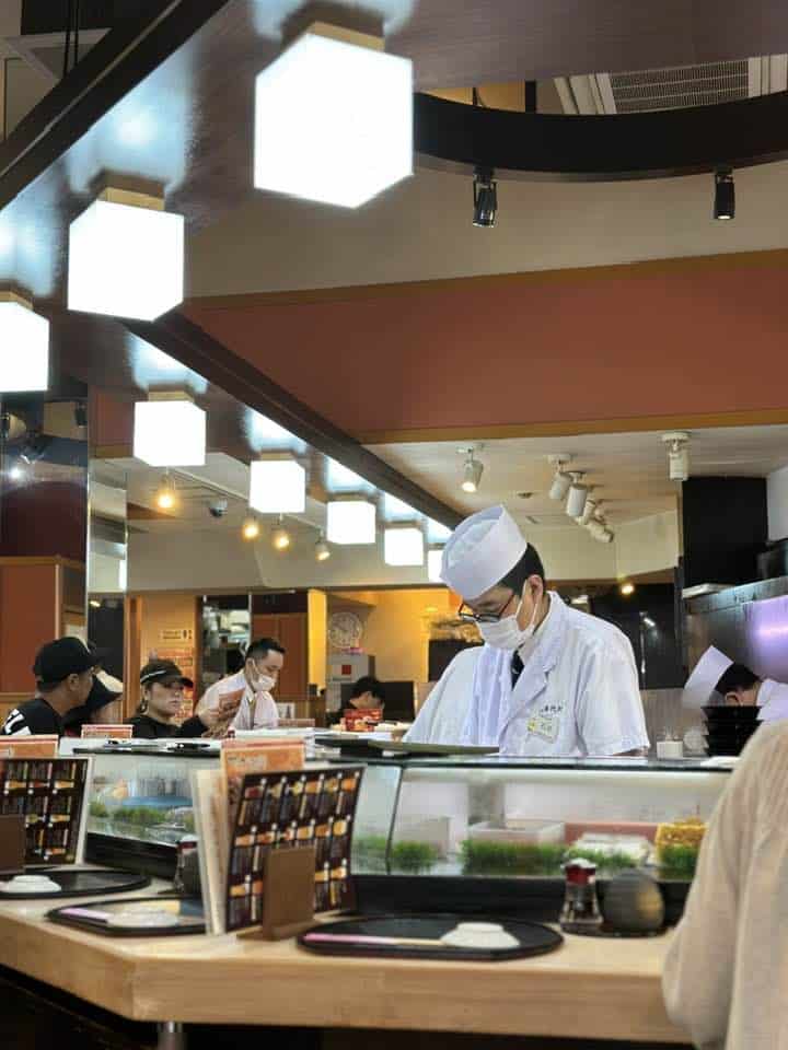 Tokyo Bucket List - chef at a restaurant in Tsukiji Outer Market