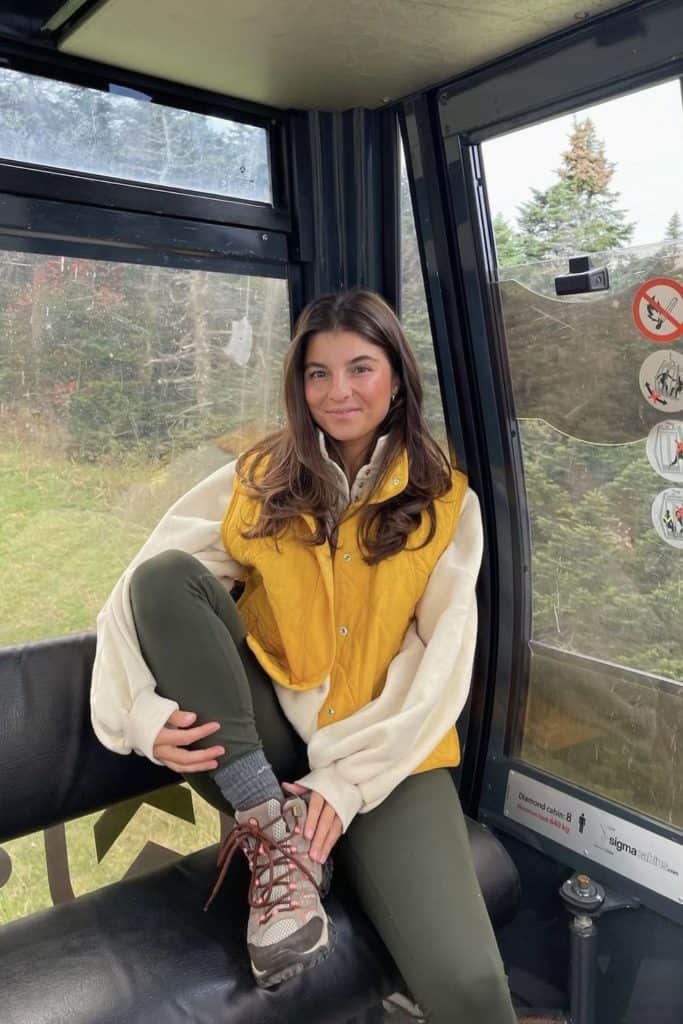 japan autumn outfit - hiking attire