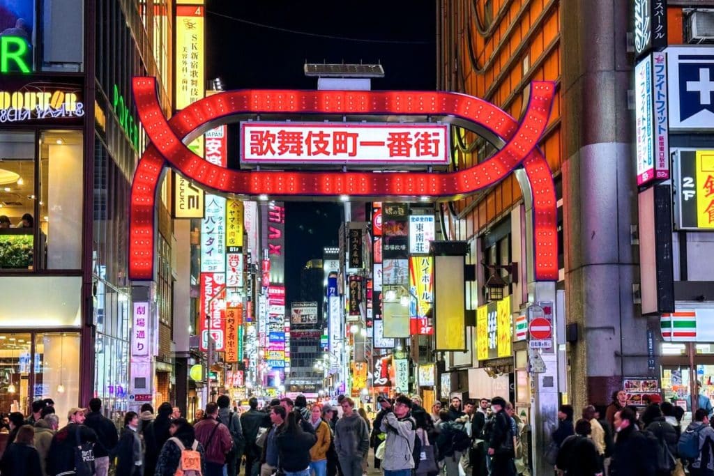 where to stay in tokyo - kabukicho at night